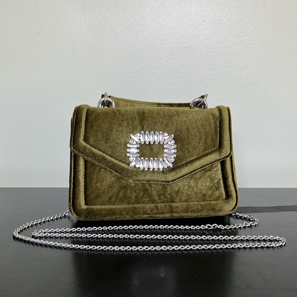 Akira RENDEZVOUX VELVET PURSE. PRICE IS FIRM - Picture 3 of 12